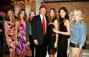 Donald Trump, Melania and  with models 2000, NY 11.jpg